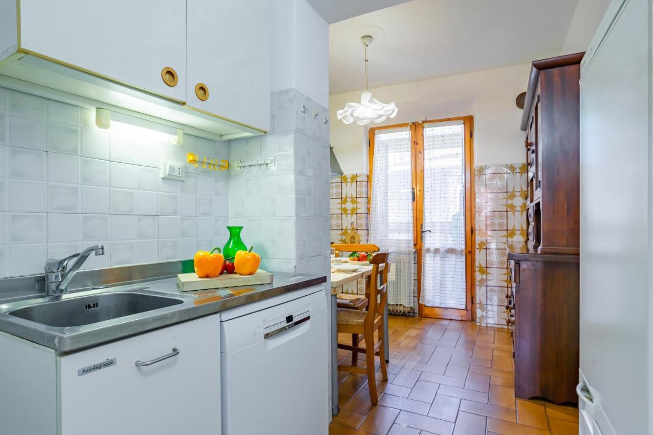 Pisa Airport Comfy Apartment - Private Parking Екстериор снимка